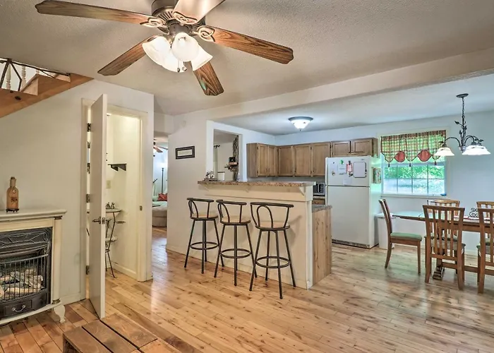 Bryson City Cottage With Hot Tub And Waterfall Views!