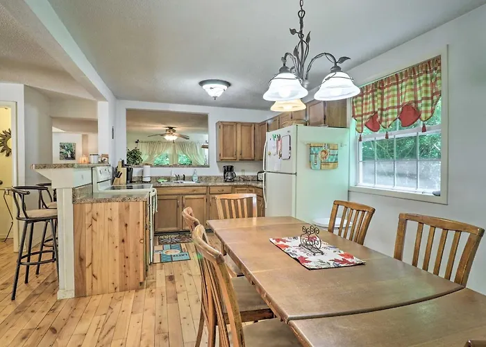 Bryson City Cottage With Hot Tub And Waterfall Views!