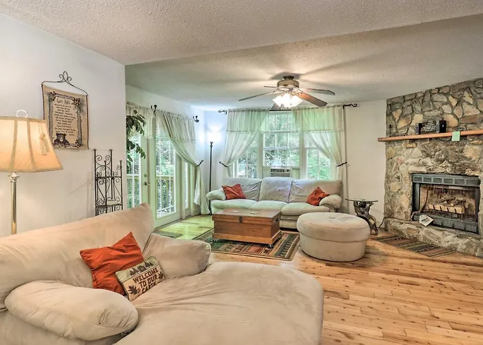 Bryson City Cottage With Hot Tub And Waterfall Views!