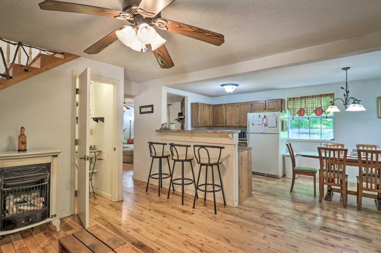 Holiday home With Hot Tub And Waterfall Views! Bryson City