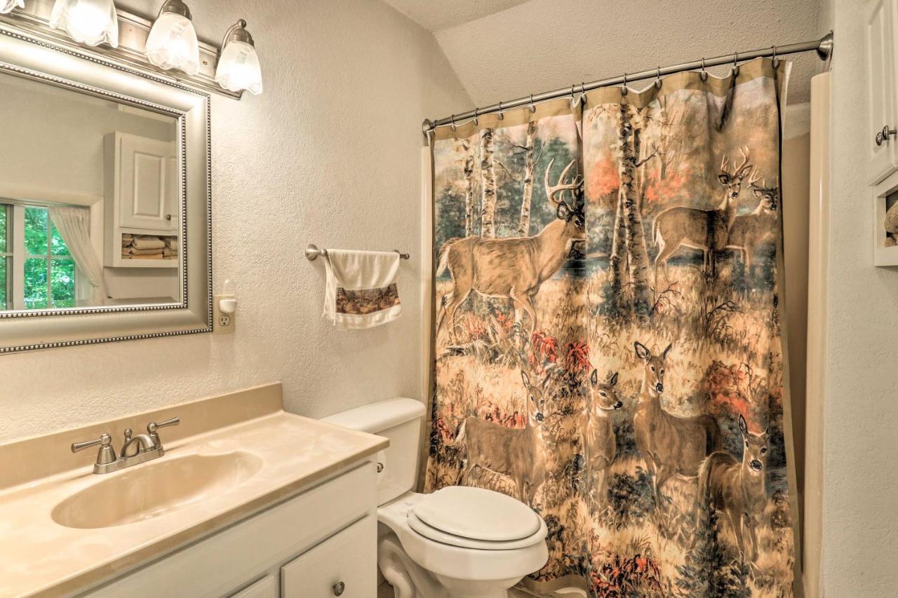 With Hot Tub And Waterfall Views! *