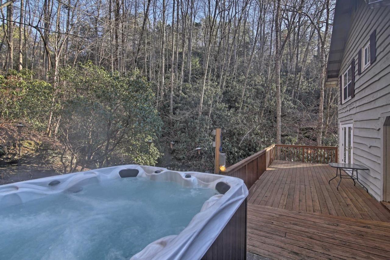 With Hot Tub And Waterfall Views! * Bryson City